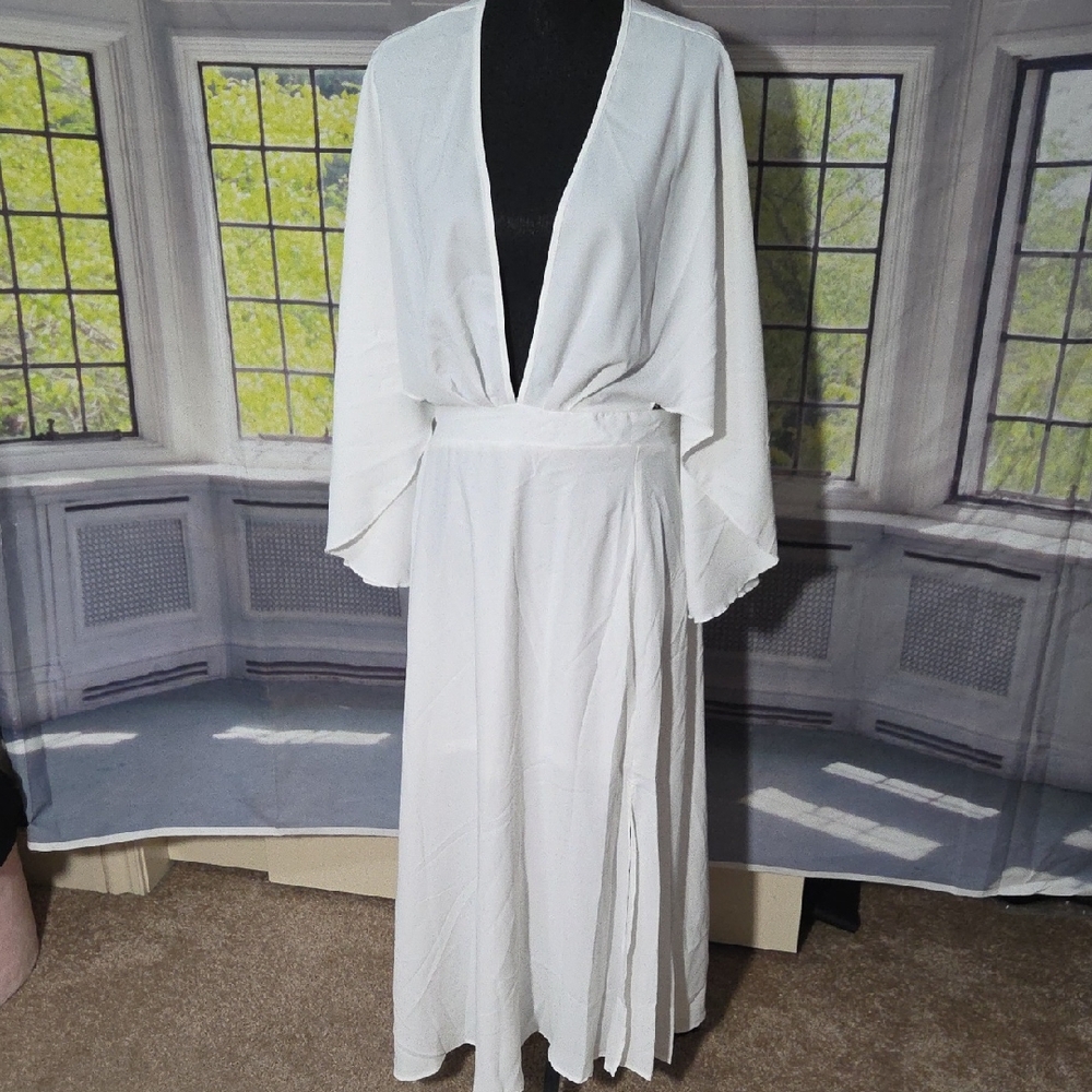 SHEIN Classic White Women's Dress Robe
